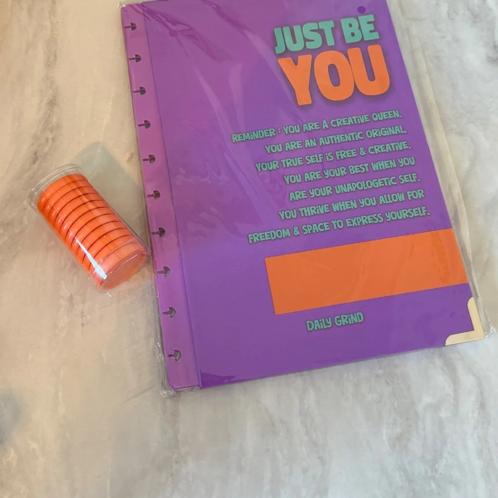 Daily Grind Planner Cover and Dividers Bundle Brand New: Creative Queen